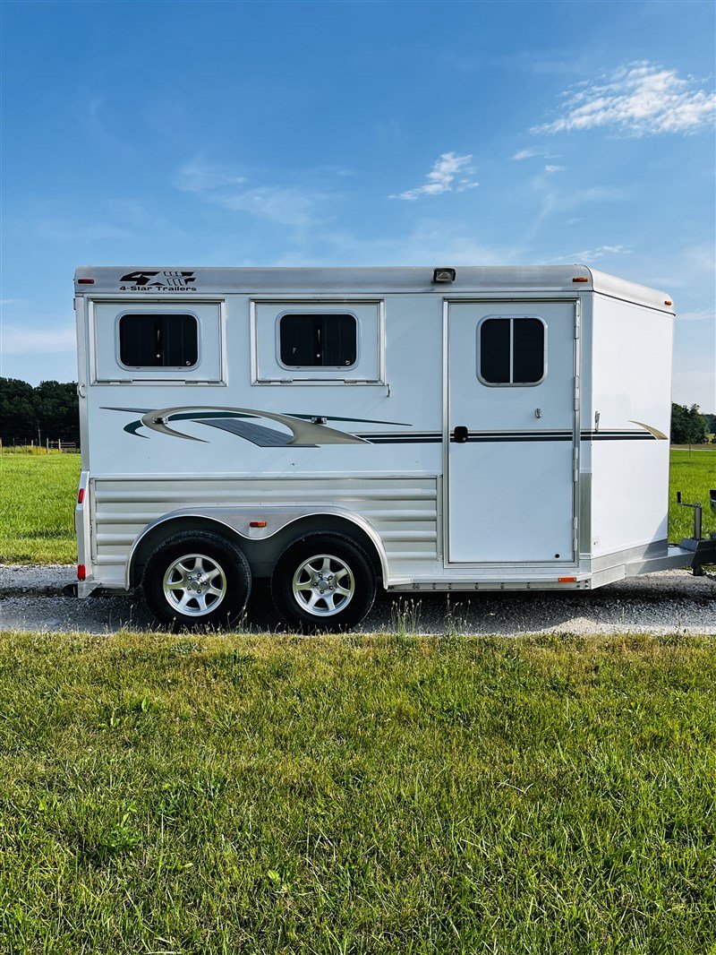 2015 4 Star 2 Horse Slant Load Bumper Pull - Image 2