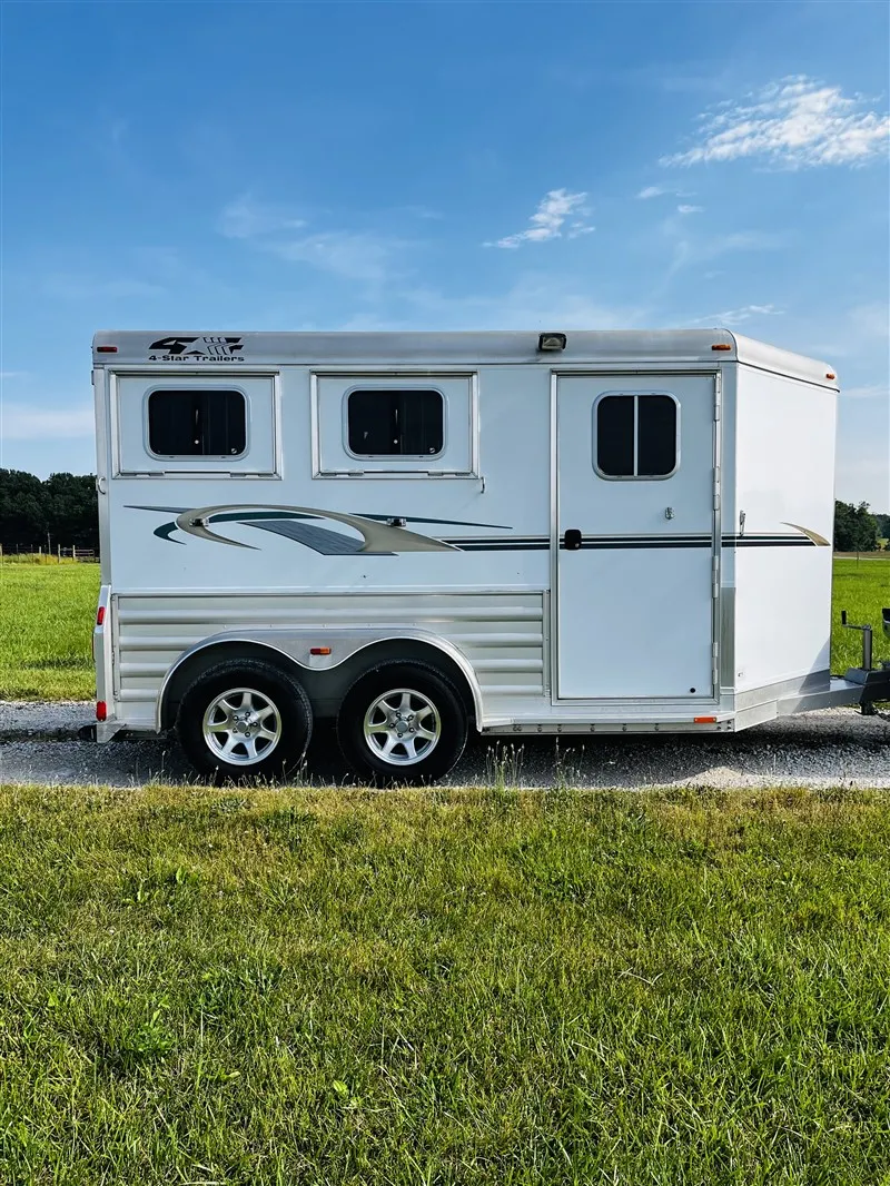 2015 4 Star 2 Horse Slant Load Bumper Pull - Image 20