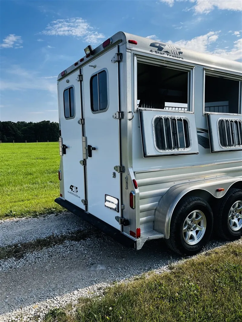 2015 4 Star 2 Horse Slant Load Bumper Pull - Image 15