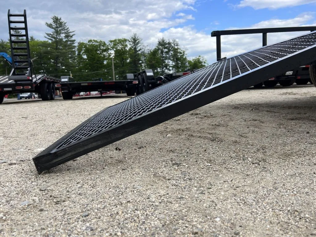 2024 Carry On Trailers 6X12 3K Utility w/Rear Ramp Gate - Image 8