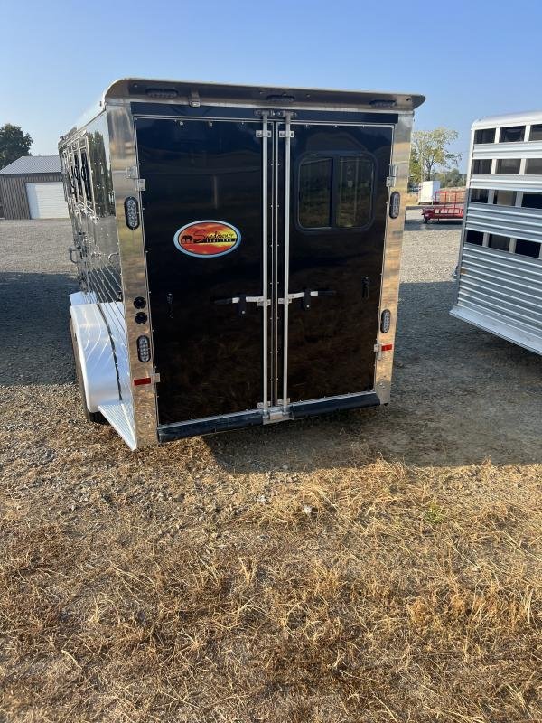 2022 Sundowner 3 Horse Slant GN Trailer - Image 2