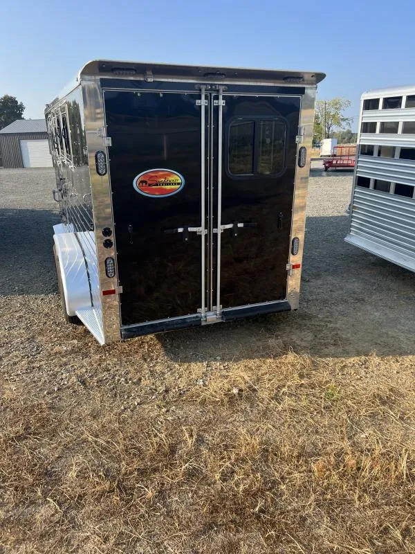 2022 Sundowner 3 Horse Slant GN Trailer - Image 10